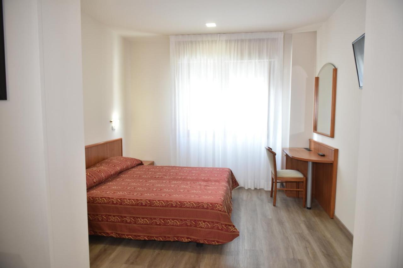 Hotel E Appartamenti La Solaria San Giovanni Rotondo Exterior foto
