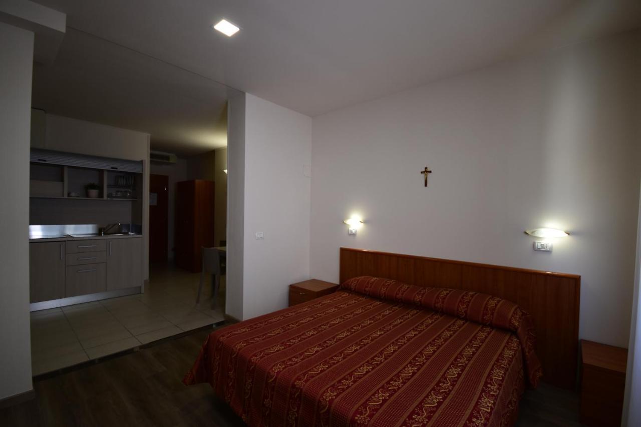 Hotel E Appartamenti La Solaria San Giovanni Rotondo Exterior foto