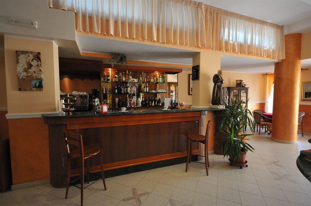 Hotel E Appartamenti La Solaria San Giovanni Rotondo Exterior foto