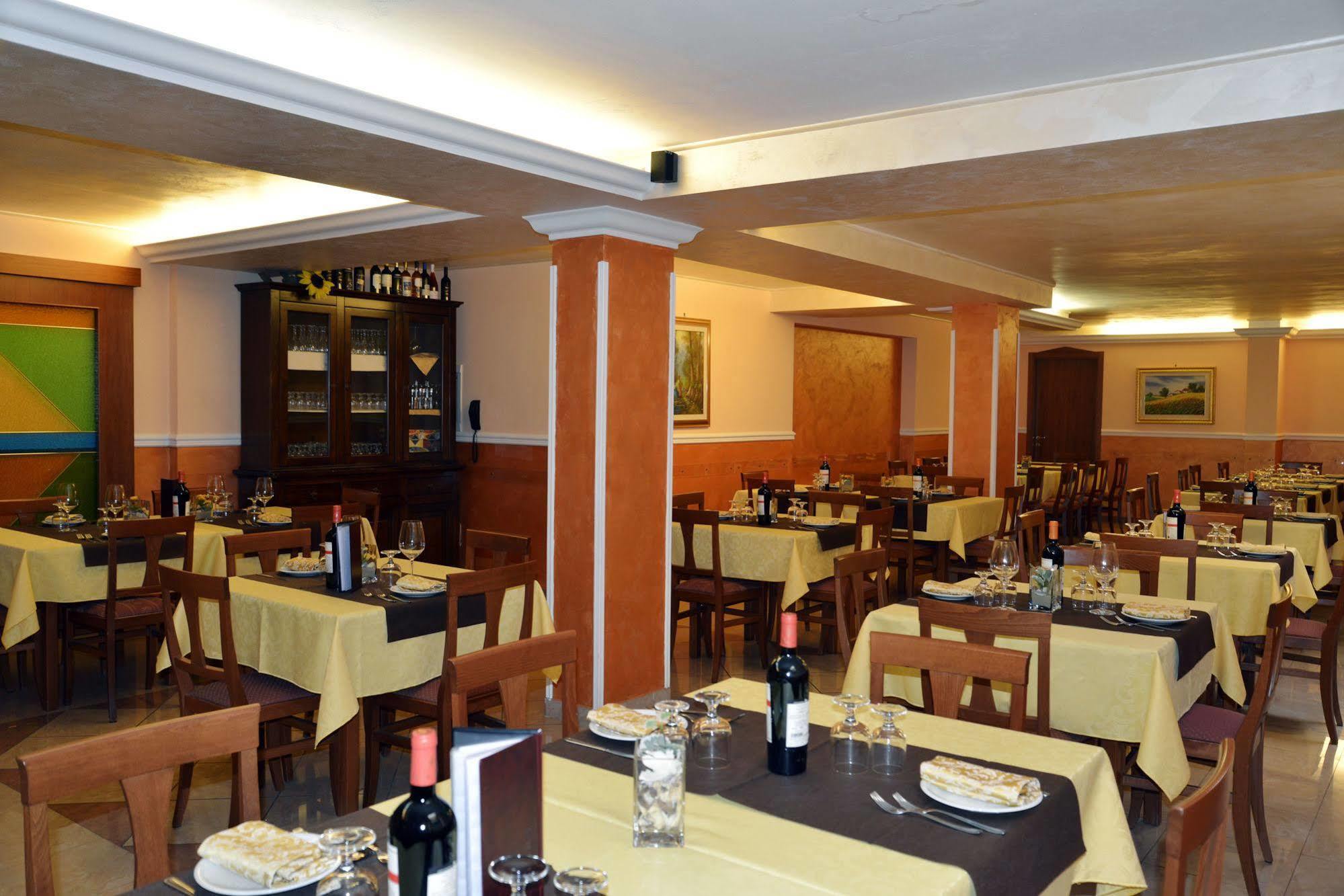 Hotel E Appartamenti La Solaria San Giovanni Rotondo Exterior foto